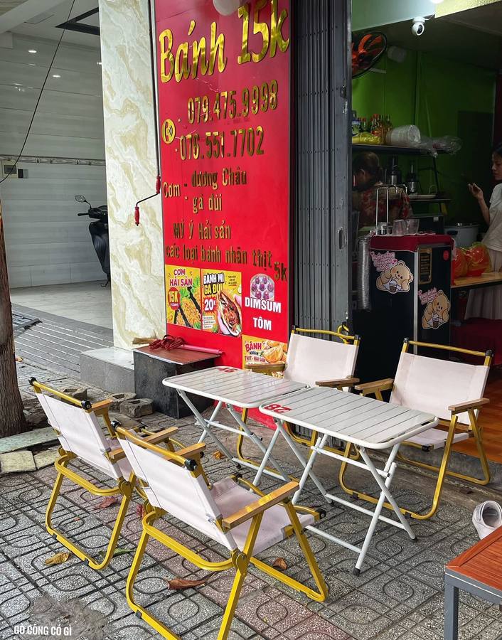 Lucky Bánh 15K — cơm, ăn vặt và buffet chay 40K