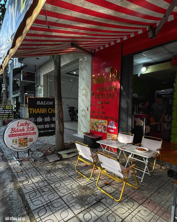 Lucky Bánh 15K — cơm, ăn vặt và buffet chay 40K