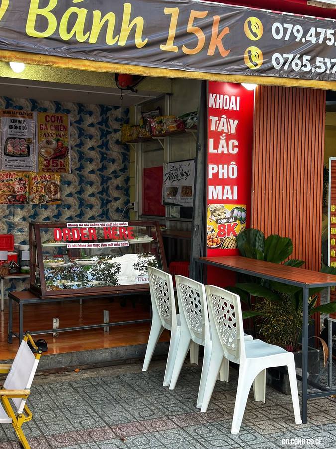 Lucky Bánh 15K — cơm, ăn vặt và buffet chay 40K