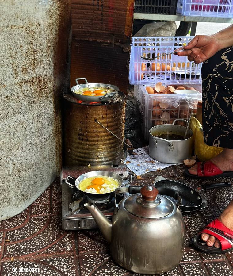 Ốp la Bà 5 — một góc ăn sáng của Gò Công