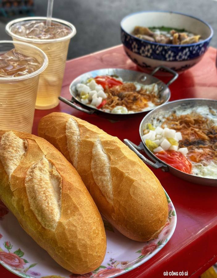 Ốp la Bà 5 — một góc ăn sáng của Gò Công