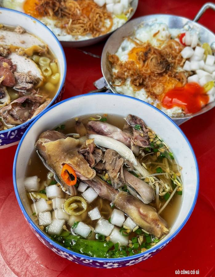 Ốp la Bà 5 — một góc ăn sáng của Gò Công