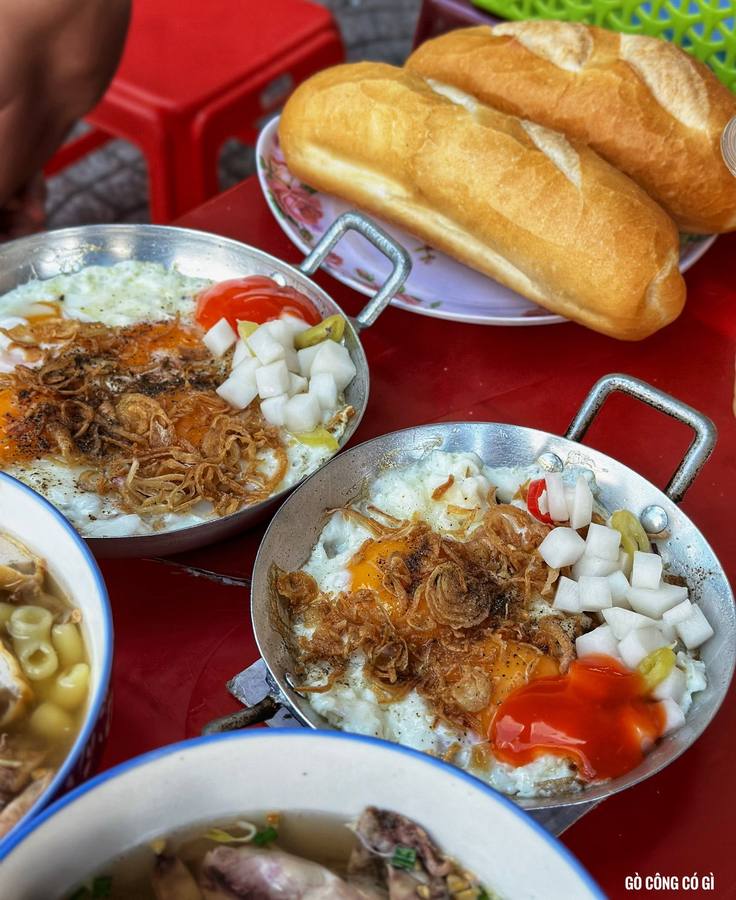 Ốp la Bà 5 — một góc ăn sáng của Gò Công
