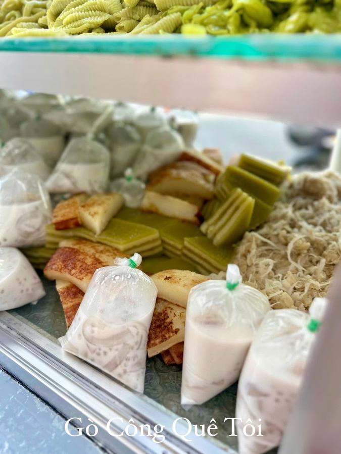 Bánh dân gian cổng chợ mới Gò Công