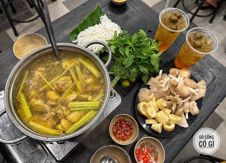 Lẩu gà lá é Yoyo