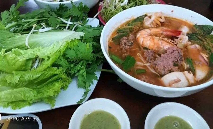 Hủ tiếu mực ở Đồng Sơn