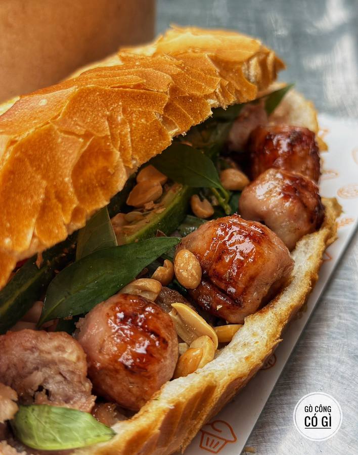 Điểm tâm sáng nhà Hỷ