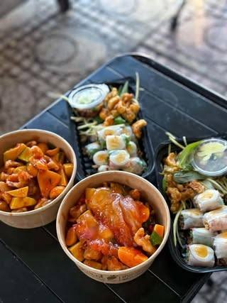 Tiệm Trà Hẻm (Nguyễn Văn Côn)