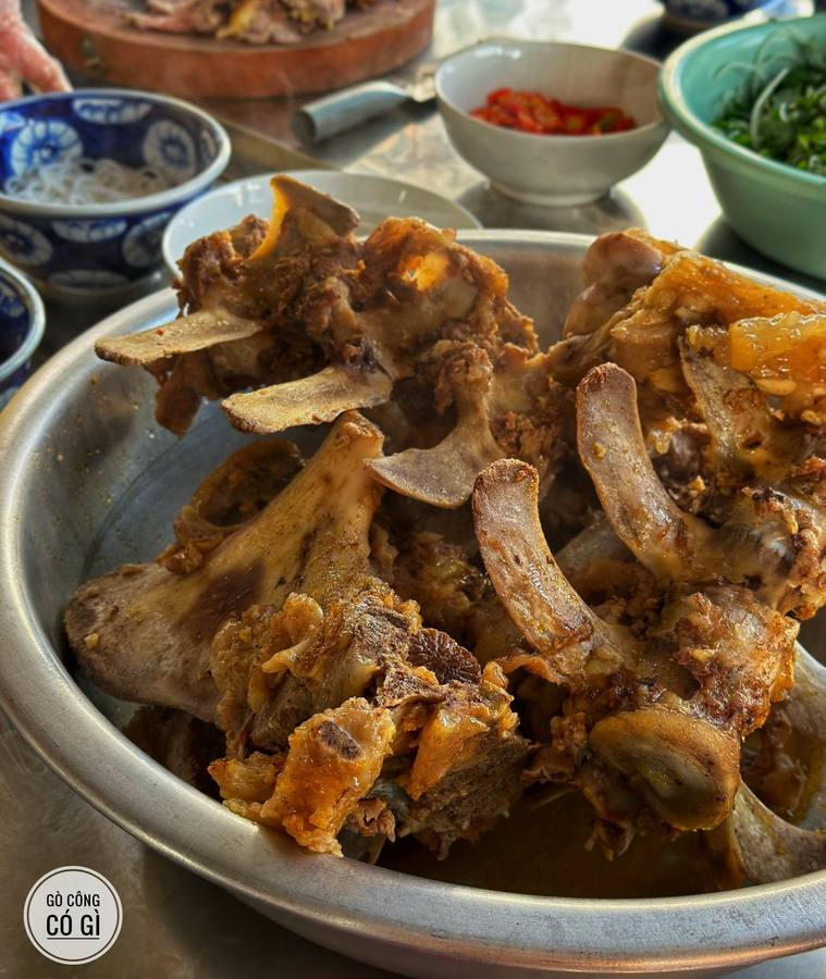 Bún bò Huế Cô Ánh