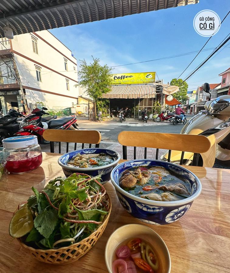 Bún bò Huế Cô Ánh