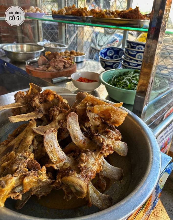 Bún bò Huế Cô Ánh