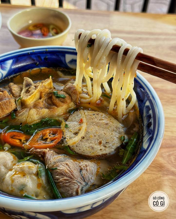Bún bò Huế Cô Ánh