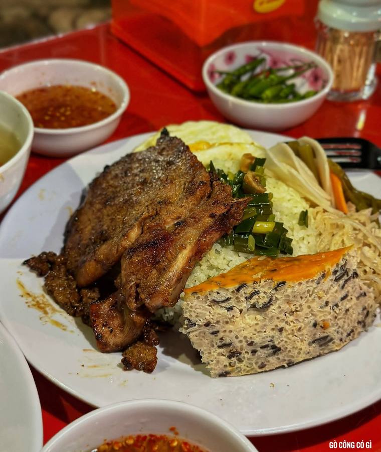 Cơm tấm đêm — Khanh Da Đen