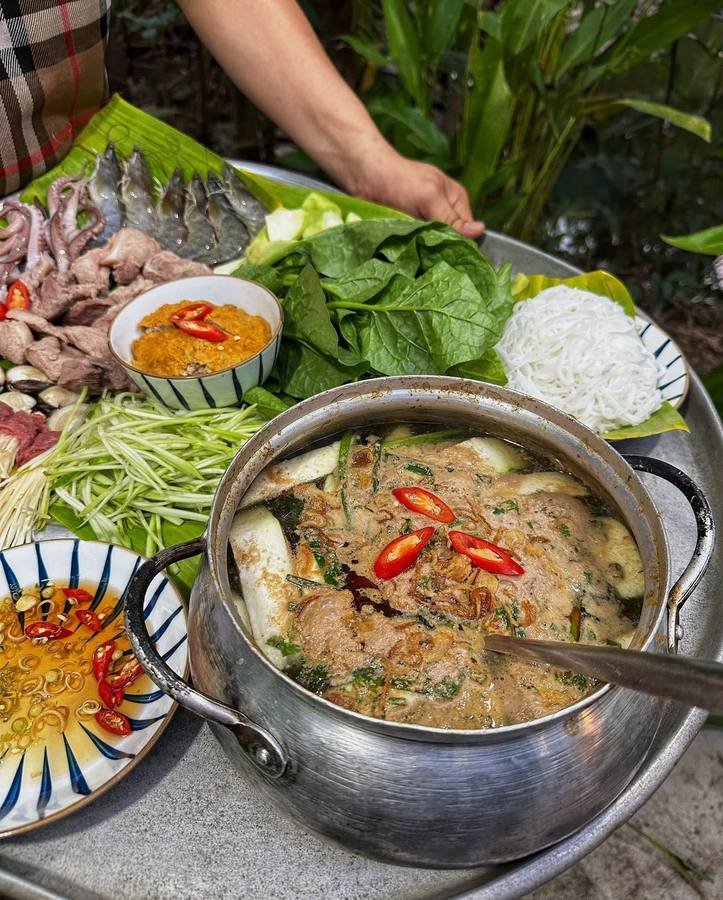 NHÀ BÊN SÔNG