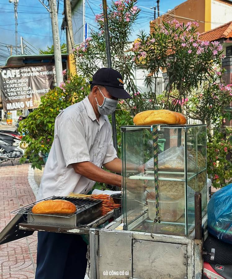 Bánh mì thịt nướng Tân Tây – Tân Đông