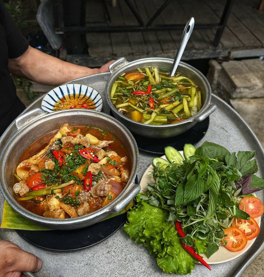 Nhà Bên Sông — nghe tên đã thấy muốn ăn một bữa cơm quê