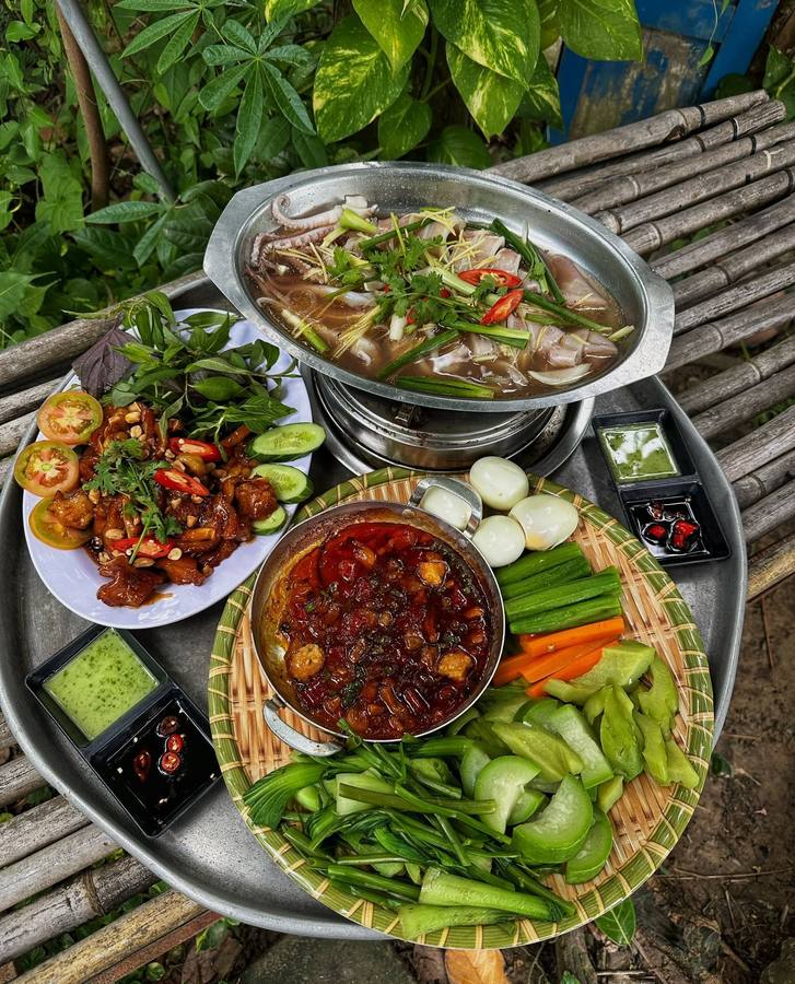 Nhà Bên Sông — nghe tên đã thấy muốn ăn một bữa cơm quê