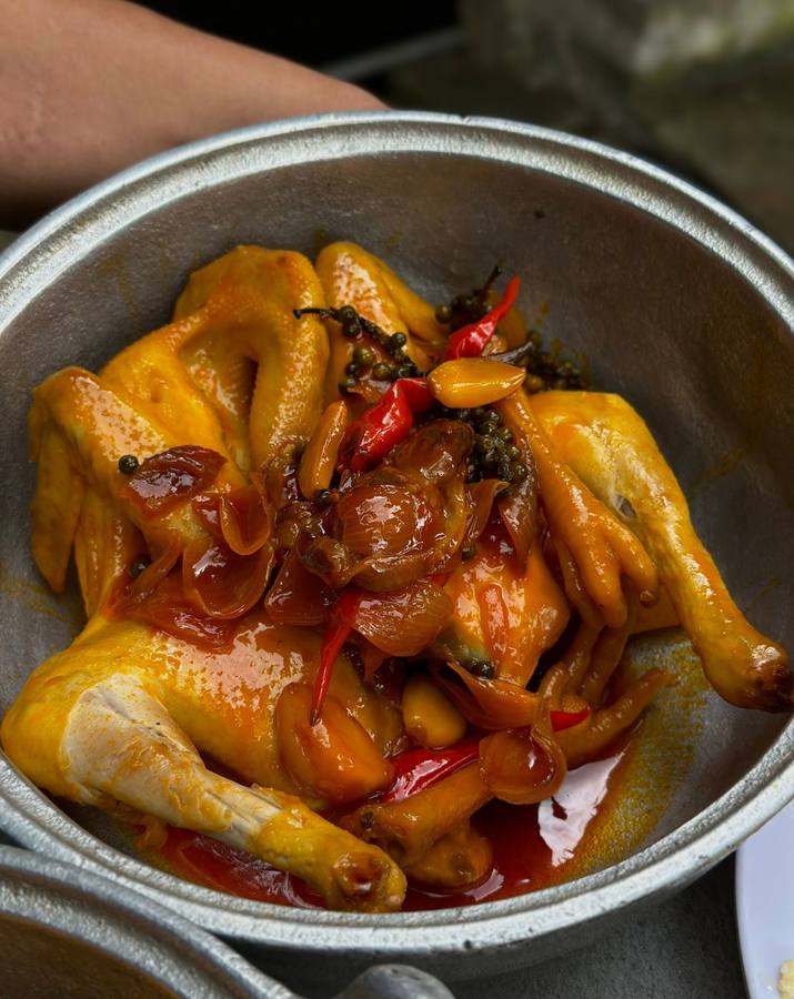 Nhà Bên Sông — nghe tên đã thấy muốn ăn một bữa cơm quê