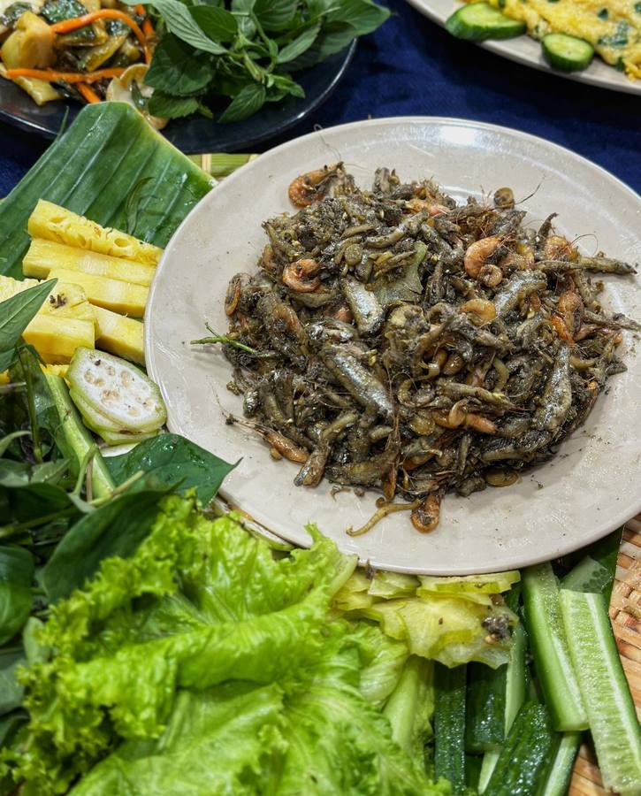 Nhà Bên Sông — nghe tên đã thấy muốn ăn một bữa cơm quê
