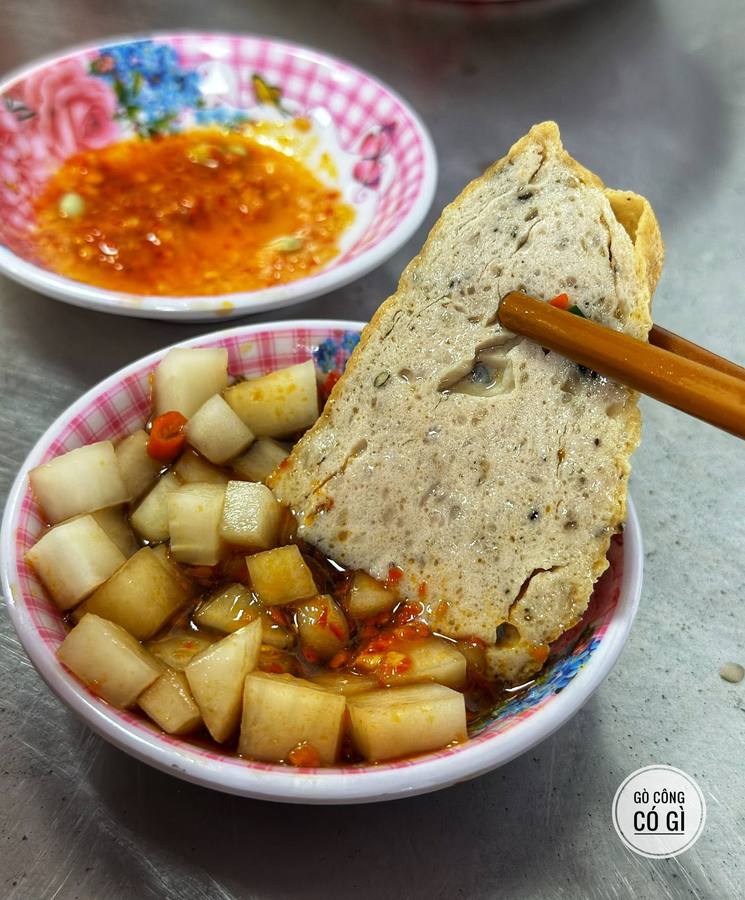 Hủ tiếu gà lò chả Duy Trường