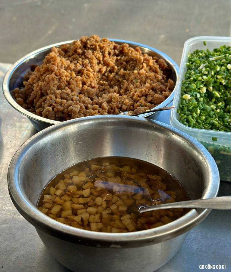 Hủ tiếu mực Dì Hạnh — sáng Gò Công có thêm món mới
