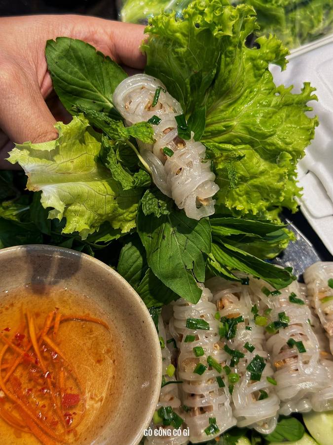 Bánh nghệ Gò Công