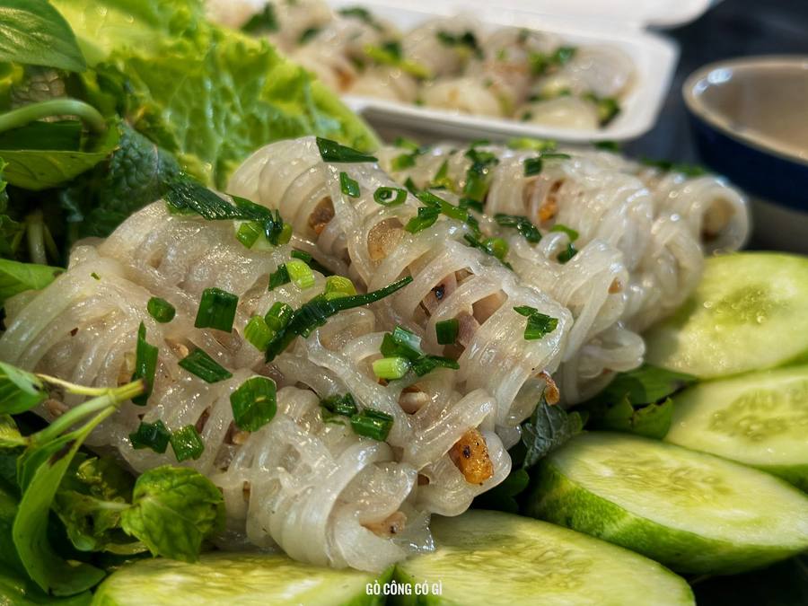 Bánh nghệ Gò Công