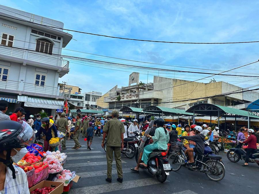 Chợ Gò Công - 28 Tết 2023