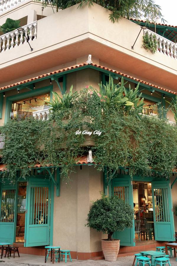 Cafe Đàng Trong góc đường hàm cá mập đẹp bật nhất Tiền Giang